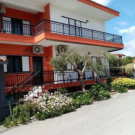 Deaspoina Apartments Nea Roda Exterior photo